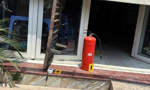 Nghi mâu thuẫn gia đình, người đàn ông tự thiêu khiến vợ và con trai bị bỏng