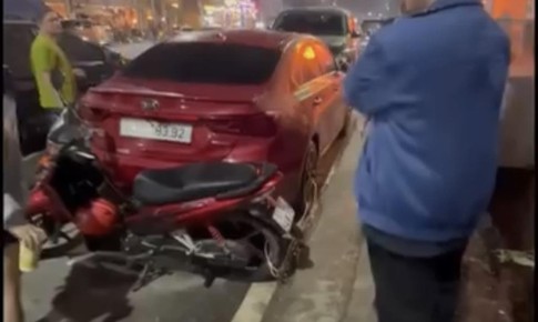 Thông tin mới nhất vụ khóa xe máy vào ô tô vì đỗ trước cửa hàng mình thuê