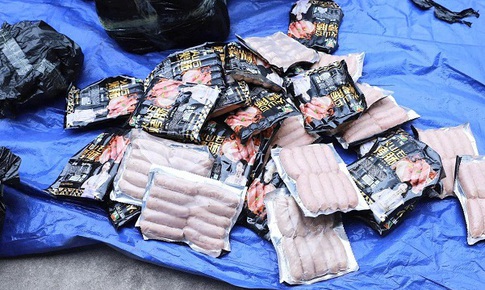 Tuyên Quang: Phát hiện hơn 2,3 tấn xúc xích không rõ nguồn gốc