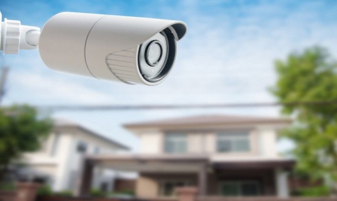Người dùng camera giám sát của hãng Hikvision có thể bị thu thập hình ảnh, chiếm quyền điều khiển