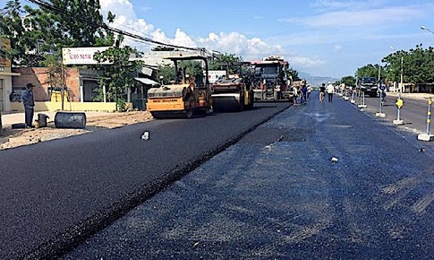 Nhựa đường tăng giá, nhiều dự án bảo trì đường bộ chậm nhịp, Bộ Xây dựng chỉ đạo thế nào?