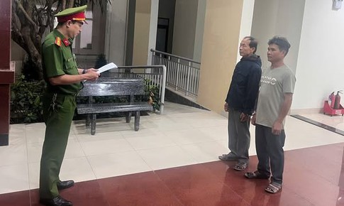 Đà Nẵng: Tạm giữ 2 gã hàng xóm thay nhau xâm hại bé gái 13 tuổi trong nhiều tháng