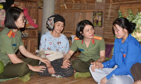 Viết tiếp ước mơ cho trẻ mồ côi nơi núi rừng xứ Thanh