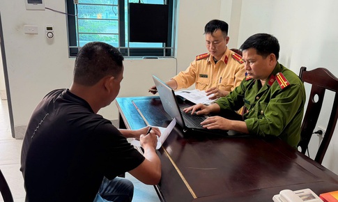 Vụ xe bán tải chắn đường gây xôn xao mạng xã hội: Tài xế bị lập biên bản vi phạm