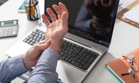 5 nguyên nhân viêm khớp cổ tay, không nên chủ quan