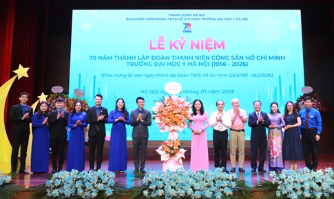 Thế hệ thầy thuốc trẻ cần biết làm chủ công nghệ và thấu hiểu con người