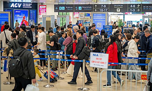 Giá nhiên liệu tăng, Cục Hàng không kiến nghị áp dụng phụ thu