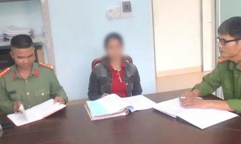 Công an TP Huế giúp người phụ nữ Cơ Tu nhận lại 60 triệu đồng chuyển nhầm