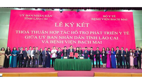 Bệnh viện Bạch Mai tiếp tục hỗ trợ toàn diện cho y tế Lào Cai