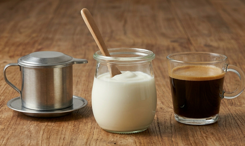 Có nên kết hợp sữa chua với cà phê không?