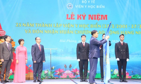 Viện Y học biển kỷ niệm 25 năm thành lập, đón nhận Huân chương Lao động hạng Nhất