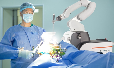 Việt Nam lần đầu có Robot AI thay khớp thế hệ mới, tăng cao hiệu quả và an toàn