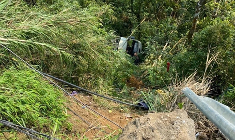 Vụ xe ô tô 29 chỗ lao xuống vực ở Phú Thọ: Khẩn trương cứu chữa cho các nạn nhân