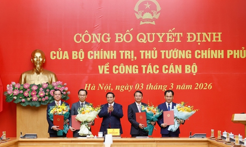 Thủ tướng chủ trì công bố quyết định lãnh đạo 4 bộ, cơ quan và Đảng ủy Chính phủ
