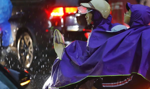 Không khí lạnh ảnh hưởng đến Trung Bộ gây mưa dông nhiều nơi