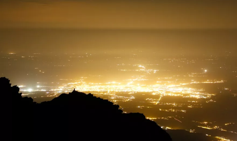 Ô nhiễm ánh sáng gây hại nghiêm trọng, khuyến cáo chiếu sáng đúng cách bảo vệ môi trường