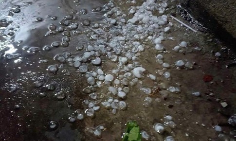 Đêm nay có thể xuất hiện mưa đá, dông lốc, người dân cần chuẩn bị gì giảm thiểu thiệt hại?