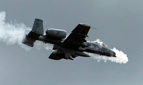 'Xe tăng bay' A-10 Warthog của Mỹ 'xả đạn' bất thường tại Iraq