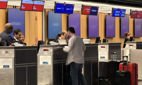 Hành khách 'chốt' vé máy bay sớm dịp nghỉ lễ 30/4-1/5