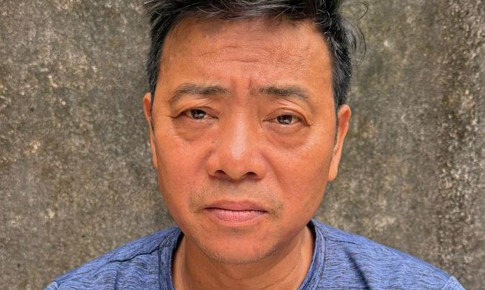 Sau 27 năm lần trốn, kẻ sát hại hàng xóm ra đầu thú