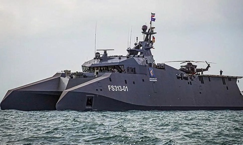 Tàu chiến hai thân tối tân của Iran bị đánh chìm giữa làn sóng không kích dữ dội
