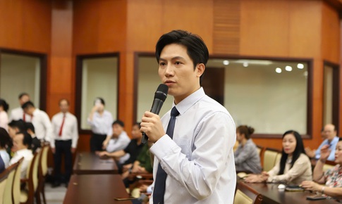 Nghệ sĩ trẻ và nghệ sĩ gạo cội chia sẻ tâm huyết tại buổi gặp gỡ nhà báo, văn nghệ sĩ tiêu biểu TPHCM