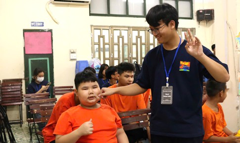 Phía sau học bổng 12 tỷ của chủ nhân Huy chương Bạc AI quốc tế