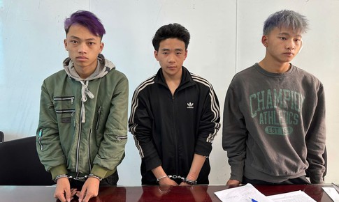 Chặn đường đồng hương rồi đánh, cướp điện thoại