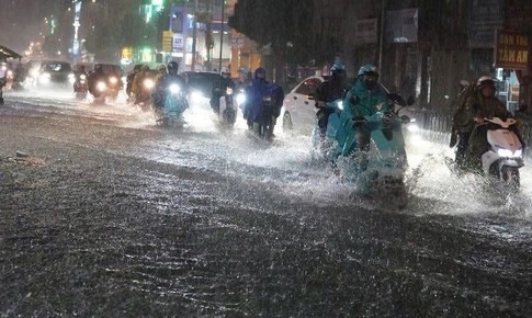 Mưa trái mùa ở Tây Nguyên và Nam Bộ kéo dài đến khi nào?