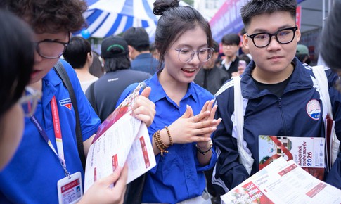 Có chứng chỉ ngoại ngữ quốc tế nên miễn thi hay vẫn dự thi tốt nghiệp THPT?