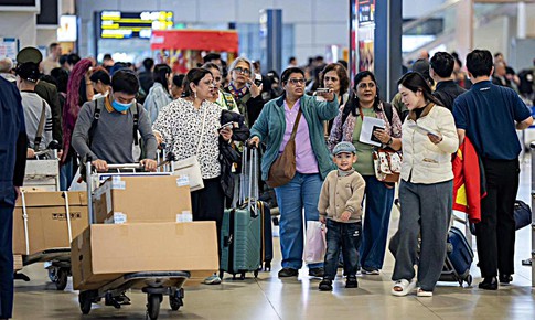 Giá nhiên liệu tăng, ngành hàng không đề xuất thu phụ phí vào giá vé