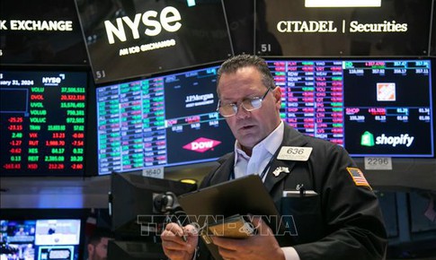 Phố Wall đảo chiều sau tuyên bố của Tổng thống Mỹ