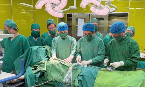 Kích hoạt báo động đỏ liên viện cứu sống thanh niên bị vết thương thấu ngực nguy kịch