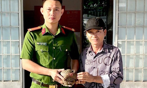 Đồng Nai: Người dân tự giác giao nộp cá thể tê tê quý hiếm đi lạc vào vườn