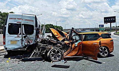  4 bước xử lý khi xe gặp nạn trên cao tốc 