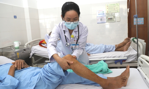 Người cao tuổi thoát nguy cơ hoại tử chi khi tắc động mạch nhờ kỹ thuật laser