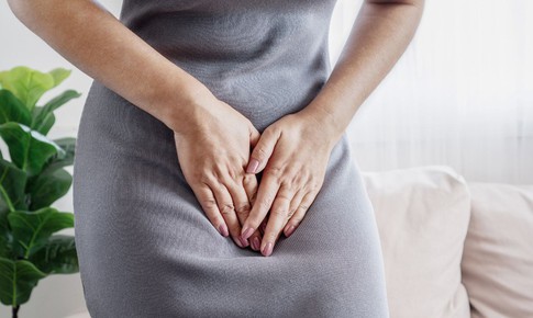 Vì sao vợ bị nấm âm đạo cần điều trị cho cả chồng?