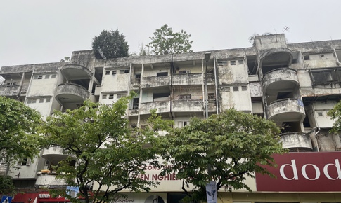 Chung cư xuống cấp nghiêm trọng giữa trung tâm Hà Nội chuẩn bị 'thay áo mới'