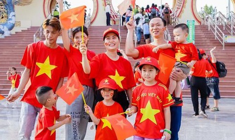 Chốt lịch nghỉ 30/4 và 1/5: Không hoán đổi để nghỉ 9 ngày