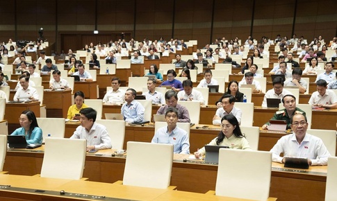 Quốc hội sắp biểu quyết giảm 3 sắc thuế với xăng, dầu