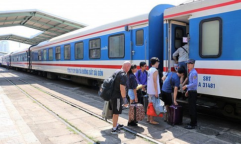 Giá vé máy bay, tàu hỏa dịp 30/4 - 1/5 tăng, giảm ra sao?