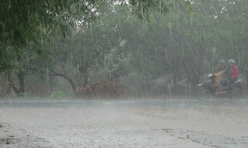 Cảnh báo dông lốc, mưa đá khi miền Bắc đón không khí lạnh những ngày tới