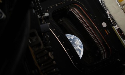 Phi hành đoàn Artemis II trở về Trái Đất sau hành trình vòng quanh Mặt Trăng