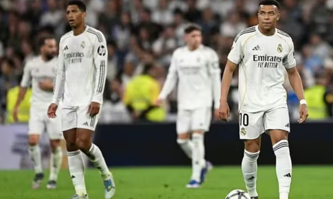 Real tung cờ trắng trước Barca trong cuộc đua vô địch La Liga