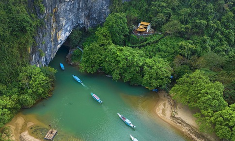 Chuyện về ngôi đền thiêng 'trấn' long mạch Phong Nha
