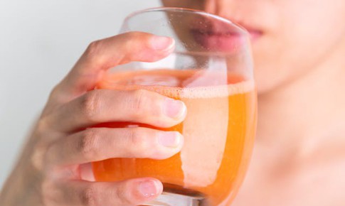 5 lợi ích khi uống nước ép cà rốt mỗi ngày