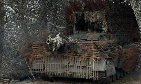 Xe tăng Leopard 1A5 Ukraine vẫn 'sống khỏe' sau hơn 50 đòn tấn công từ UAV Nga