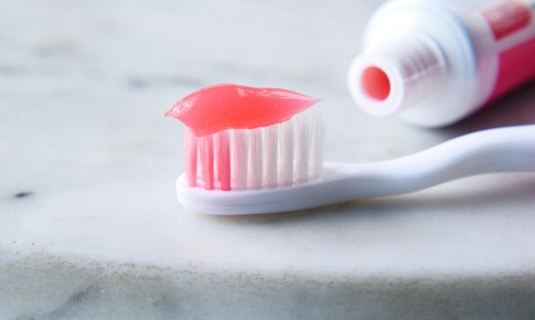 Kem đánh răng mới giúp ngừa viêm nha chu mà không diệt vi khuẩn có lợi