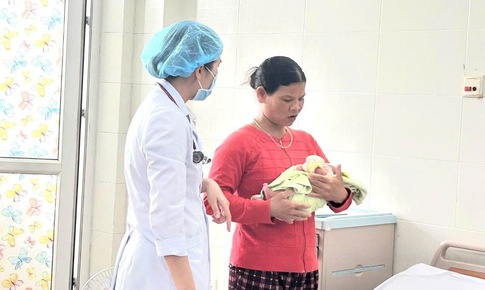 Kỳ tích nuôi sống hai trẻ sinh cực non của Bệnh viện Sản - Nhi tỉnh Quảng Ngãi