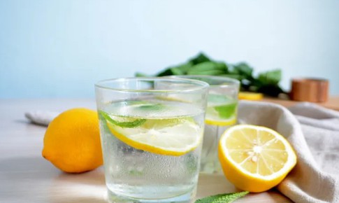 Thời điểm tốt nhất uống nước chanh giúp tiêu hóa và bù nước